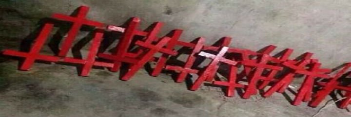 Las cruces se resisten a caer en la 'Jerusal&eacute;n china'