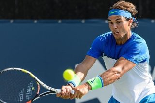 Rafa Nadal se impone a pelotazos a Youzhny y se clasifica para cuartos en Montreal