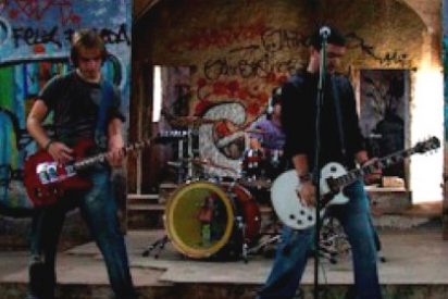 'PorvocArte' llega a Montehermoso con el potente directo de La Bruja Roja