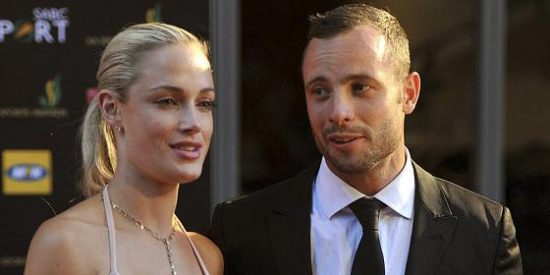 Pistorius sale libre 10 meses después de ingresar en la cárcel por matar a su novia
