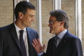 Hermann Tertsch sacude a los socialistas: "Parecen monosabios ayudando a los picadores separatistas"