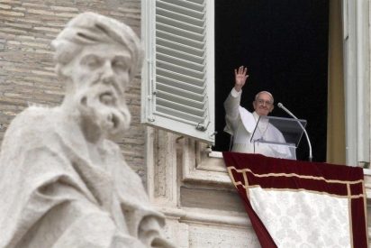 Francisco pide a obispos, parroquias, monasterios y santuarios de Europa que acojan a una familia de refugiados