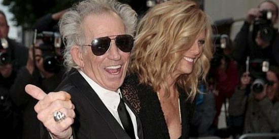 Keith Richards quiere que sus hijas esnifen sus cenizas.. como hizo &eacute;l con las de su padre