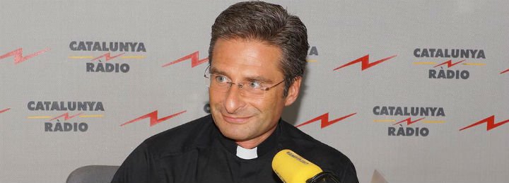 El cura homosexual expulsado pide al Papa que "abra el coraz&oacute;n y la raz&oacute;n de los obispos"