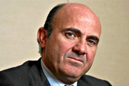 Luis de Guindos: "las incertidumbres pol&iacute;ticas no tienen un peso importante en el futuro del pa&iacute;s"