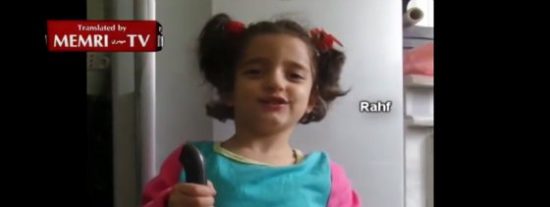 [V&iacute;deo] La dulce ni&ntilde;a es el orgullo del padre: "Quiero apu&ntilde;alar a un jud&iacute;o"
