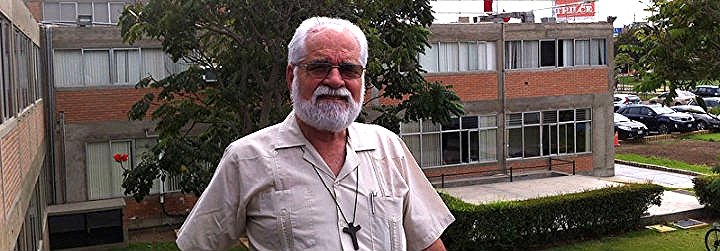 Piden al cardenal Cipriani que levante la "injusta sanci&oacute;n" impuesta al religioso Gast&oacute;n Garatea