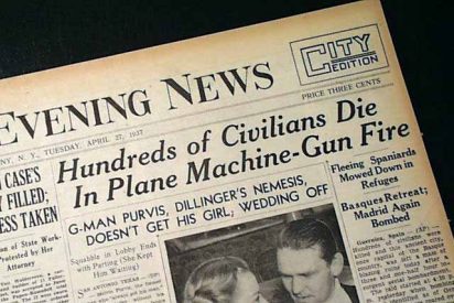 La noticia del bombardeo de guernica en el diario britanico Evening News el 27 de abril de 1937