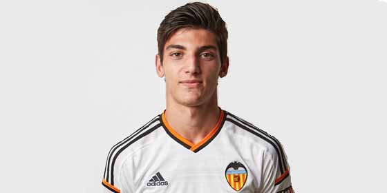 Rechaza a Madrid, Ajax y Oporto y firma con el Valencia