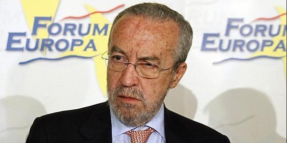Pedro Arriola avisa a Mariano Rajoy del 'peligroso' ascenso de Ciudadanos y alerta al PP
