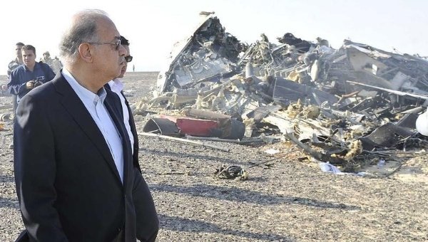 El avión ruso con 224 pasajeros siniestrado en Egipto se rompió en el aire