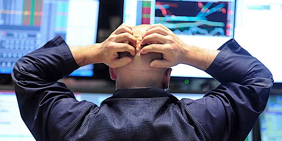 El Ibex cede un 2,1%, hasta los 9.428 puntos, y encadena 10 sesiones a la baja por primera vez en su historia