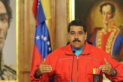 [V&Iacute;DEO] As&iacute; se hace Maduro el santo tras condenarle la oposici&oacute;n al infierno pol&iacute;tico