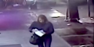 La tragona que ve c&oacute;mo aplastan a una mujer y sigue comiendo pizza tan pancha