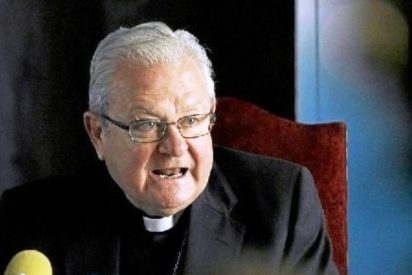 Javier Salinas niega haber tenido una "relaci&oacute;n inapropiada" con su ex secretaria
