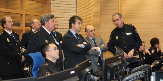 Cosidó visita CEFRONT, el nuevo Centro Nacional de Coordinación de Puestos Fronterizos de la Policía Nacional