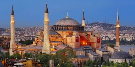 El mar de Mármara tiembla: un seísmo de 6,2 sacude Estambul y pone patas arriba a Turquía