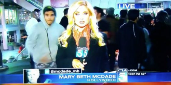 El ataque sexual a la rubia reportera durante una emisi&oacute;n en directo