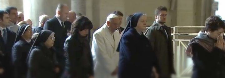 Francisco insta a la Curia romana a "que nadie se sienta aqu&iacute; ignorado o maltratado"