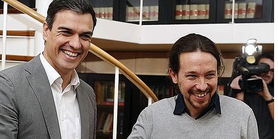Pablo Iglesias avisa a Pedro S&aacute;nchez de que solo negociar&aacute; si corta con Albert Rivera