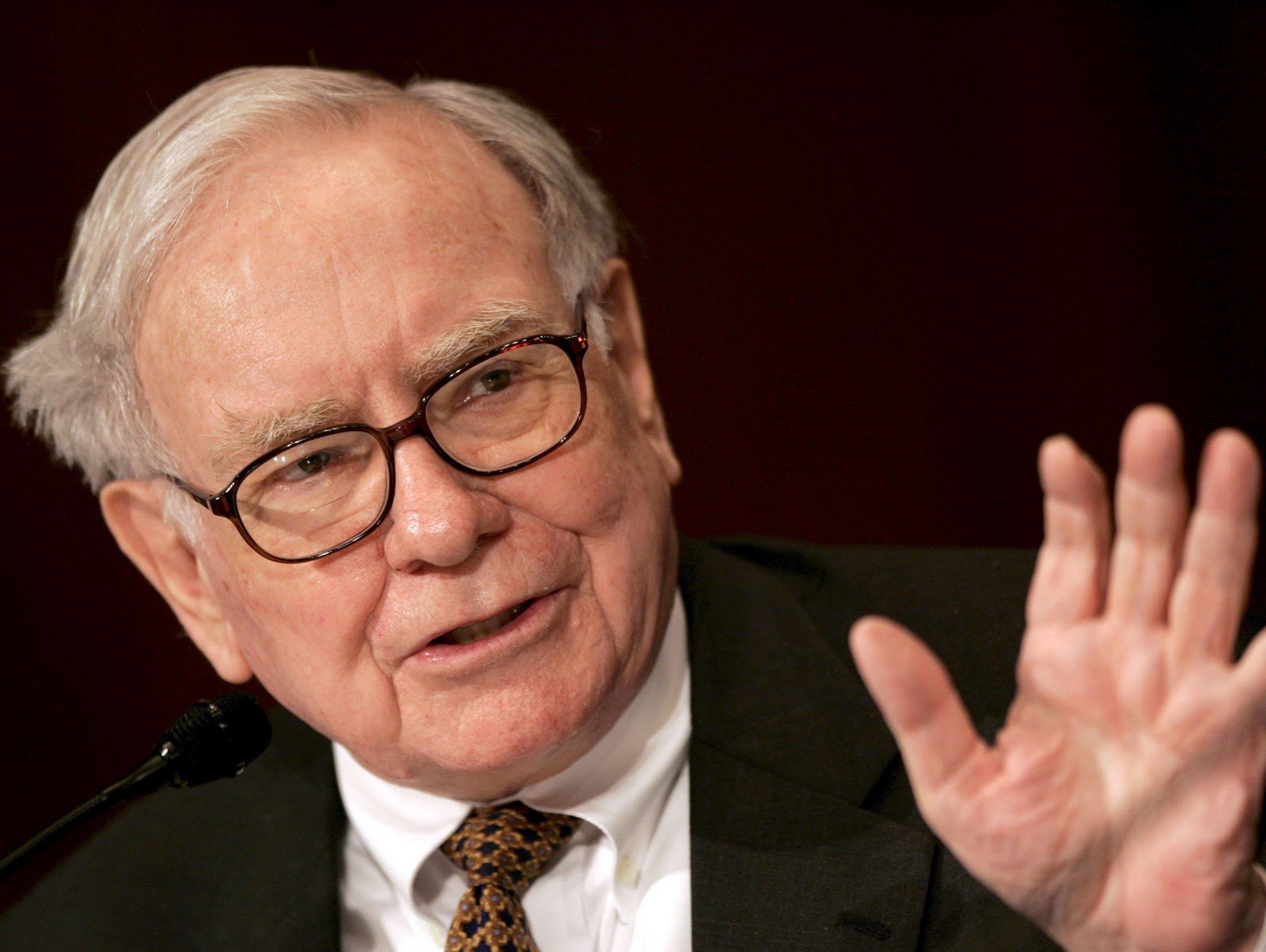Las 7 jugadas que según el gurú Warren Buffett te llevan directo a la ruina en la Bolsa