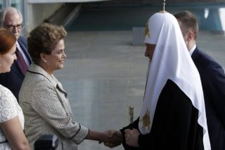Cirilo se re&uacute;ne con Rousseff al inicio de su visita a Brasil
