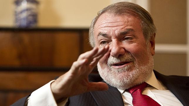 Jaime Mayor Oreja: "España no está muerta, pero agoniza"