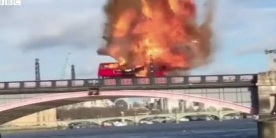 La explosi&oacute;n en el rodaje de una pel&iacute;cula de Jackie Chan en Londres... que ha desatado el p&aacute;nico