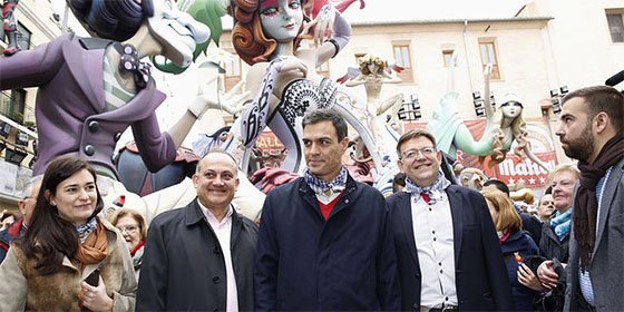 Ofertas a troche y moche de Pedro S&aacute;nchez para ser investido: ofrece a Comprom&iacute;s que le apoyen a cambio de "impulsar las Fallas"