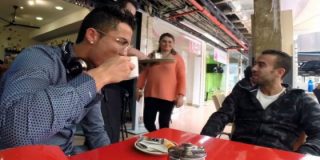 [V&Iacute;DEO] El desaf&iacute;o de Cristiano Ronaldo frente a una imposible taza de t&eacute;