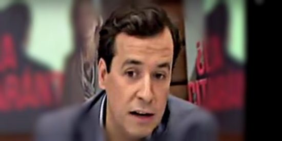 Un alcalde del PSOE se burla de los enfermos de Parkinson y Twitter le cruje