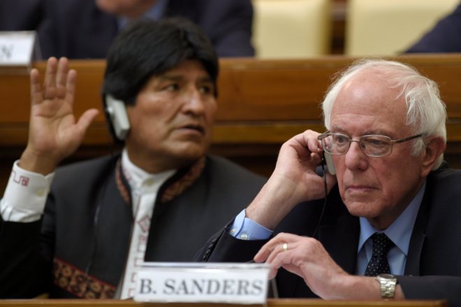 Bernie Sanders dice en el Vaticano que "el Papa inspira al mundo"