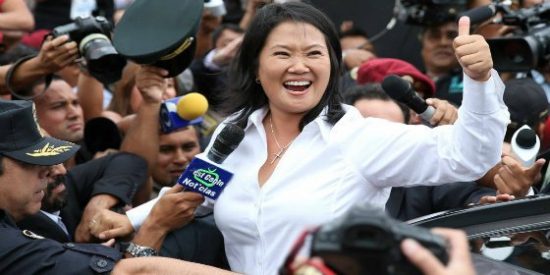 Keiko Fujimori se adelanta por la m&iacute;nima y Per&uacute; enfrenta otro abismo electoral