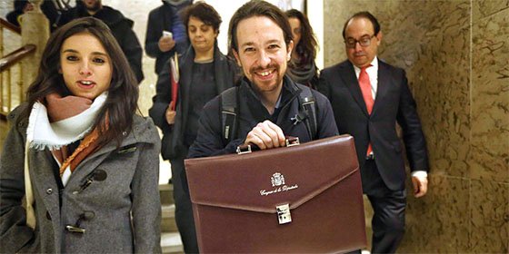 Antonio Burgos sobre Pablo Iglesias y los diputados vagos: "&iquest;Devolver&aacute; la pasta el que trinc&oacute; la cartera de Loewe por no dar un palo?"