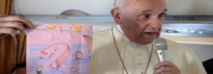 El Papa a su regreso de Lesbos: "Hoy, de verdad, daban ganas de llorar"