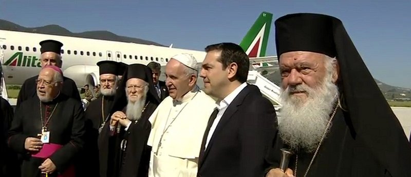 El Papa agradece "la generosa acogida a los refugiados del pueblo griego"