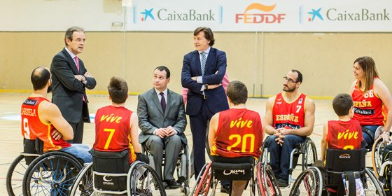 CaixaBank y la Federaci&oacute;n Espa&ntilde;ola de Deportes de Personas con Discapacidad F&iacute;sica se unen para impulsar el baloncesto en silla de ruedas
