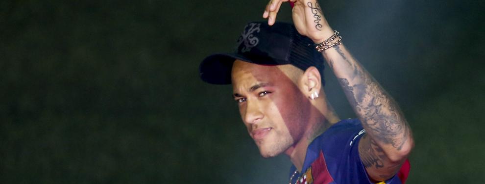 Juega a dos puntas: En Ibiza, Neymar est&aacute; de fiesta con los due&ntilde;os de PSG