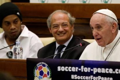 Francisco anuncia un Partido por la Paz en la Argentina