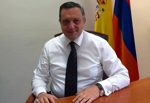 El embajador de Armenia en Espa&ntilde;a considera que el Papa rinde "un tributo" a su pueblo