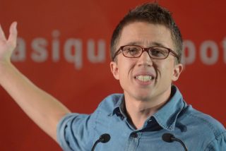 Errej&oacute;n, el de la 'beca black', firm&oacute; el cobro de 400.000 euros del chavismo para asesor&iacute;as de CEPS