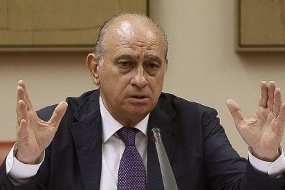 R&iacute;diculo y escandaloso: Un micr&oacute;fono en el despacho del ministro del Interior