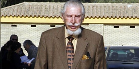 &Uacute;ltimo adi&oacute;s a Leandro de Borb&oacute;n: La tristeza de sus hijos y las coronas de flores de los Reyes