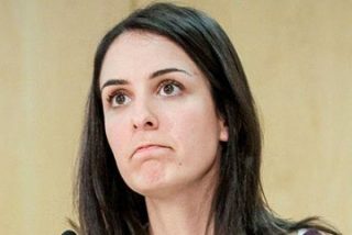La 'asalta capillas' Rita Maestre defiende m&aacute;s chula que un ocho al 'okupa' Zapata