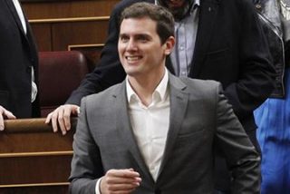 Santiago González alaba a Albert Rivera: "Por fin consigue que sus escaños sirvan para algo"