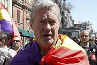 Verstrynge se encomienda a Al&aacute; y al pajarito de Ch&aacute;vez