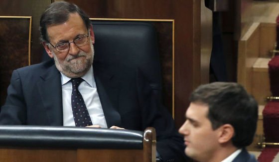 El 'tel&eacute;fono rojo' al menos no comunica