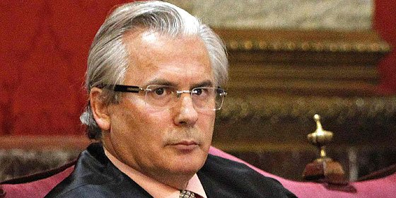Antolog&iacute;a del disparate: Baltasar Garz&oacute;n exige al Supremo que saquen a Franco del Valle de los Ca&iacute;dos
