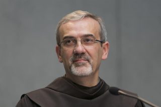 Mons. Pizzaballa: "Solo la misericordia salvar&aacute; a Oriente Medio del fundamentalismo"