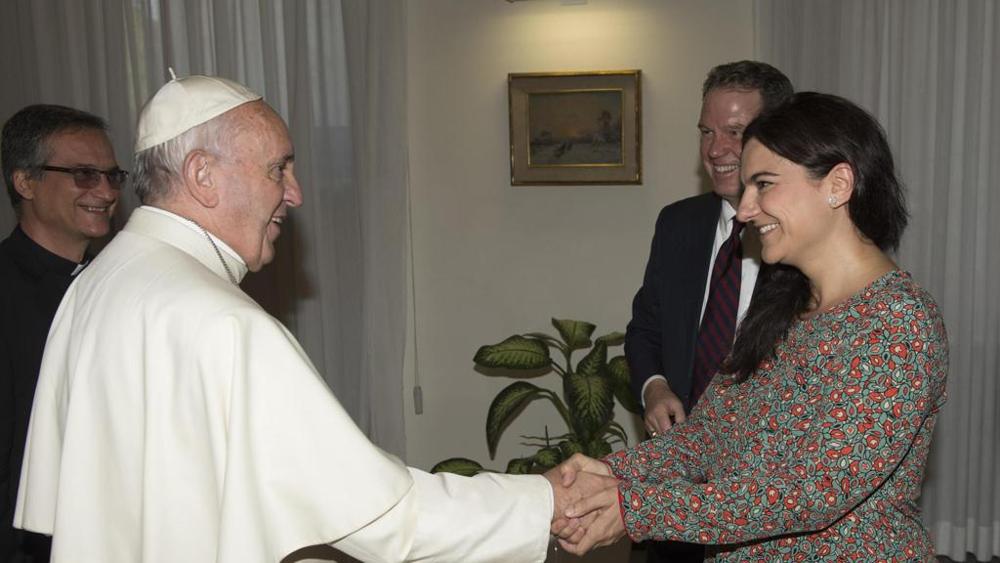 Una espa&ntilde;ola ser&aacute; la "voz" del Papa Francisco
